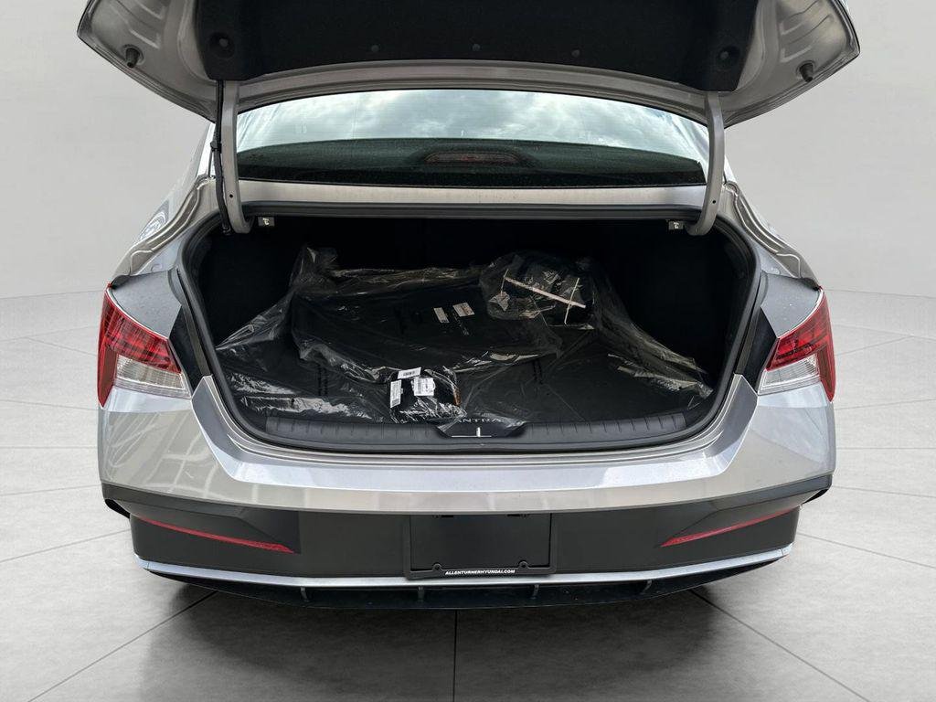 New 2026 Fluid Metal Hyundai SEL Sport Premium image 23