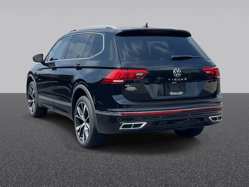Used 2024 Black Volkswagen 2.0T SEL R-Line image 4