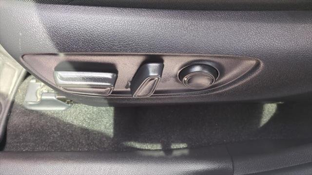 Certified Used 2022 CAVALRY BLUE Toyota  image 18