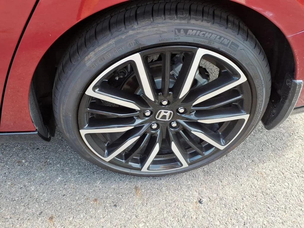 Used 2023 Radiant Red Metallic Honda Touring image 18
