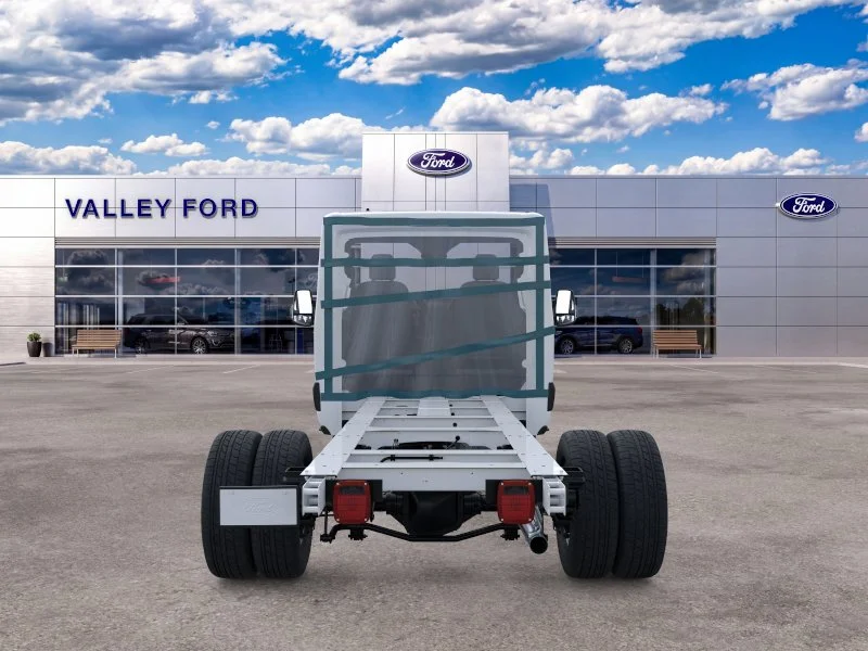 New 2026 Oxford White Ford Cutaway image 6