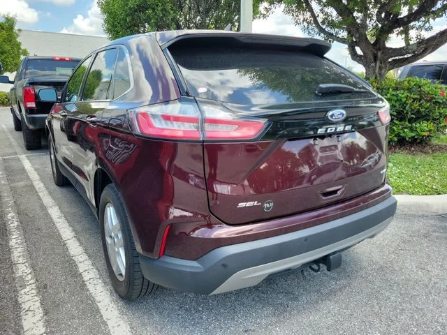 Used 2022 Red Ford SEL image 4