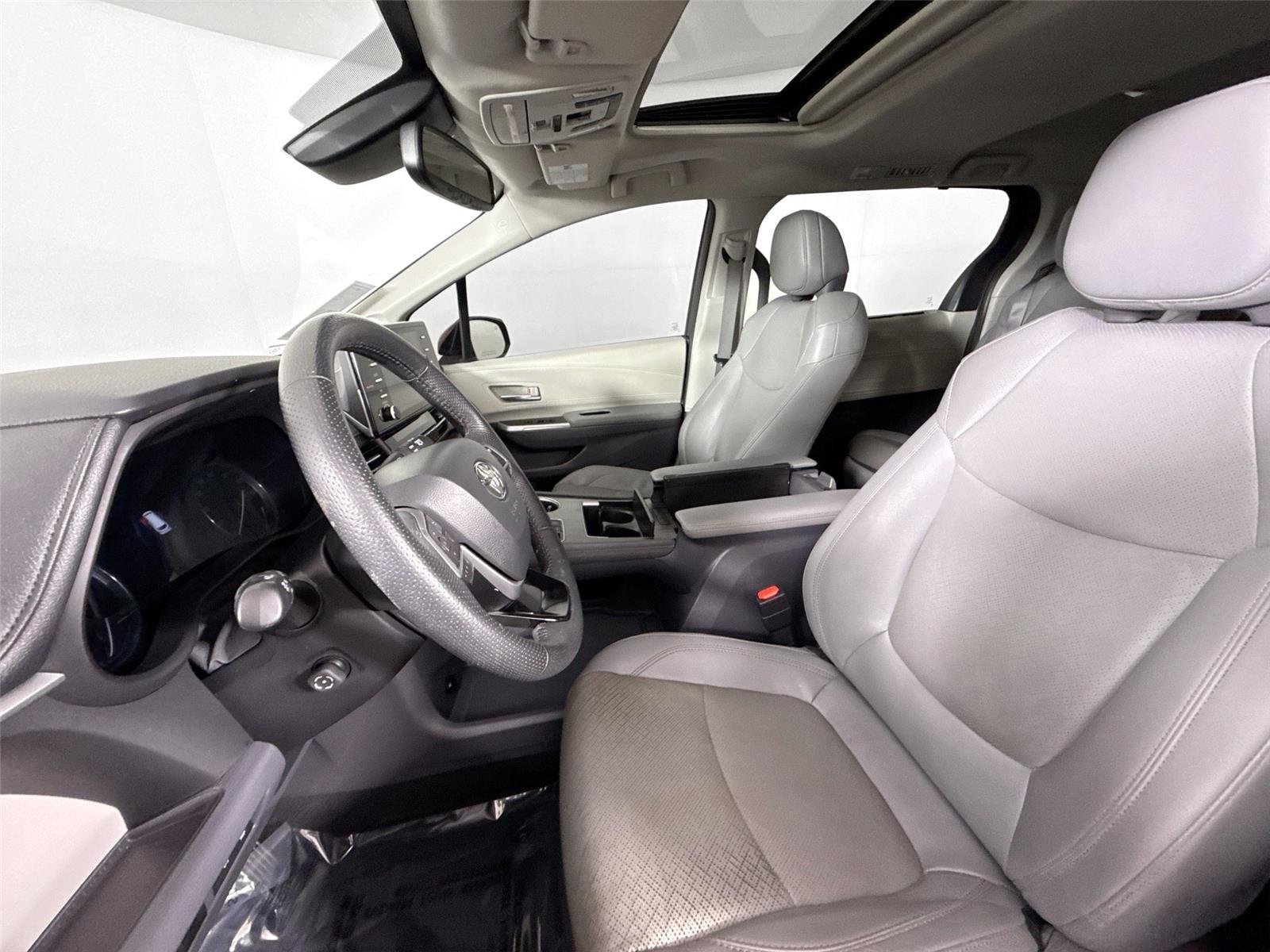 Used 2023 Ruby Flare Pearl Toyota Limited 7-Passenger image 3