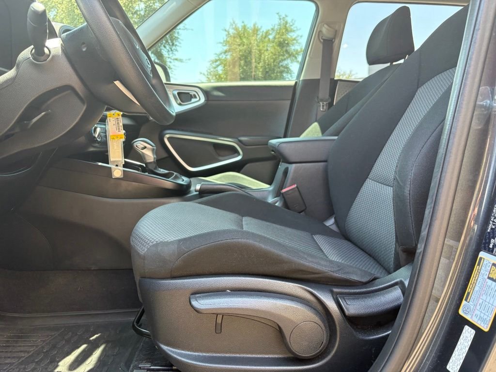 Used 2022 Gray Kia LX image 7