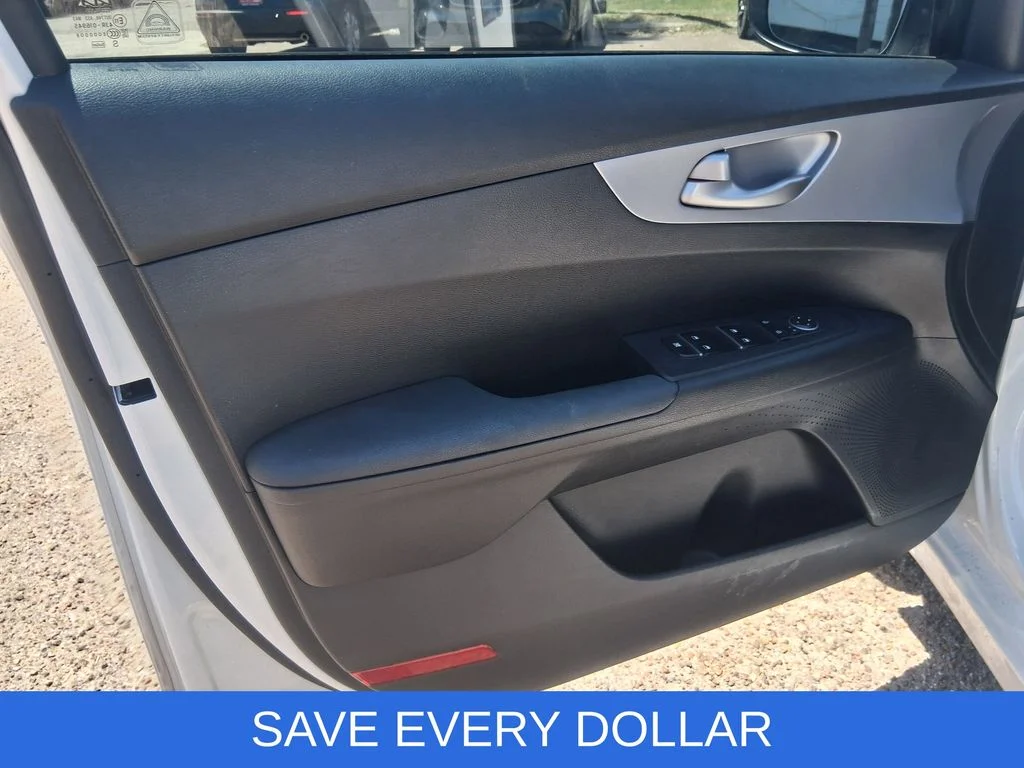 Used 2024 White Kia LXS image 10