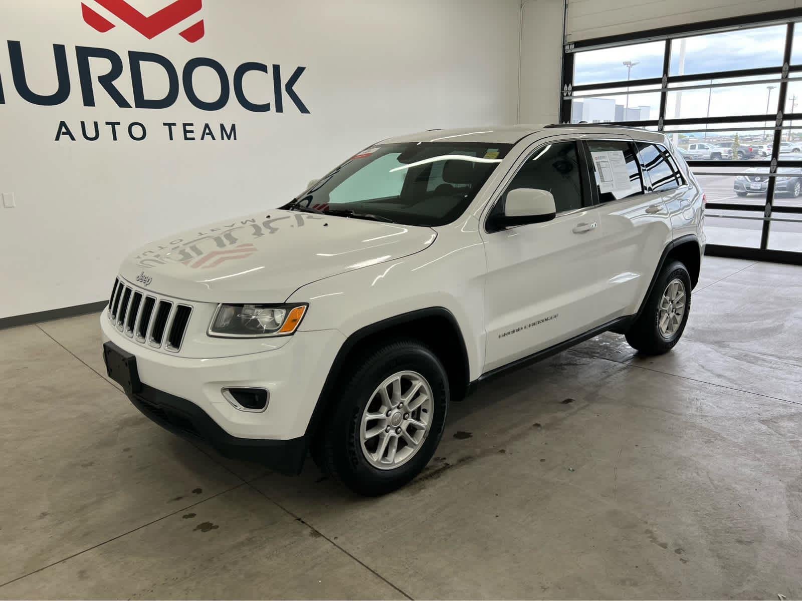 Used 2015 Bright White Clearcoat Jeep Laredo image 11