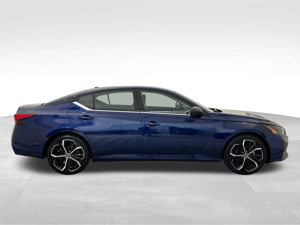 Used 2024 Blue Nissan 2.5 SR image 7