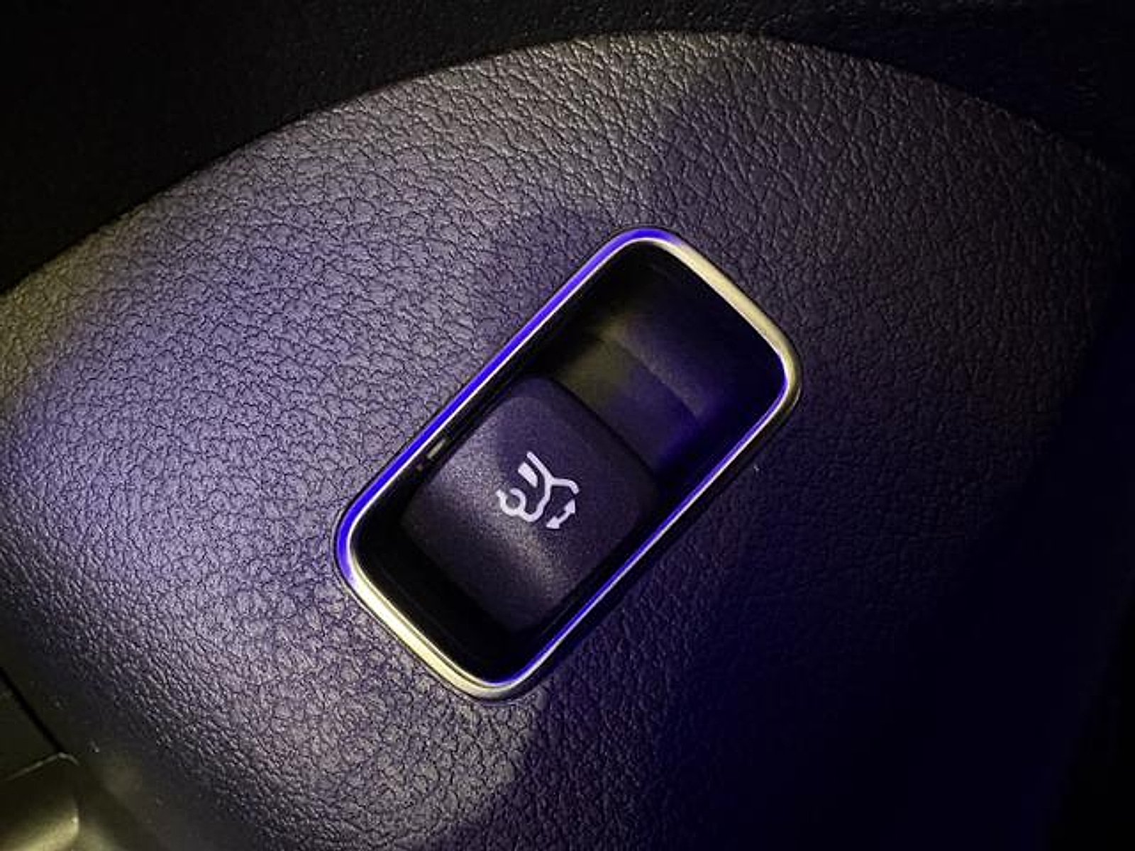 New 2026 Polar White Mercedes-Benz 4MATIC® image 32