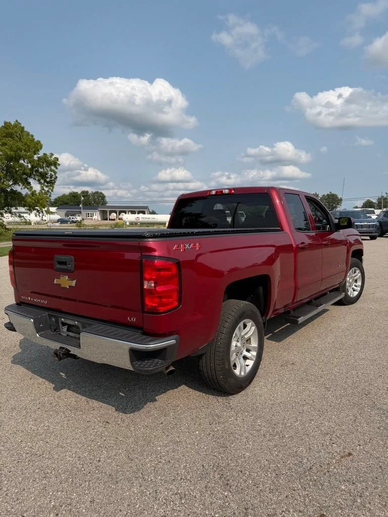 Used 2019 CAJUN RED TINTCOAT Chevrolet LT image 3