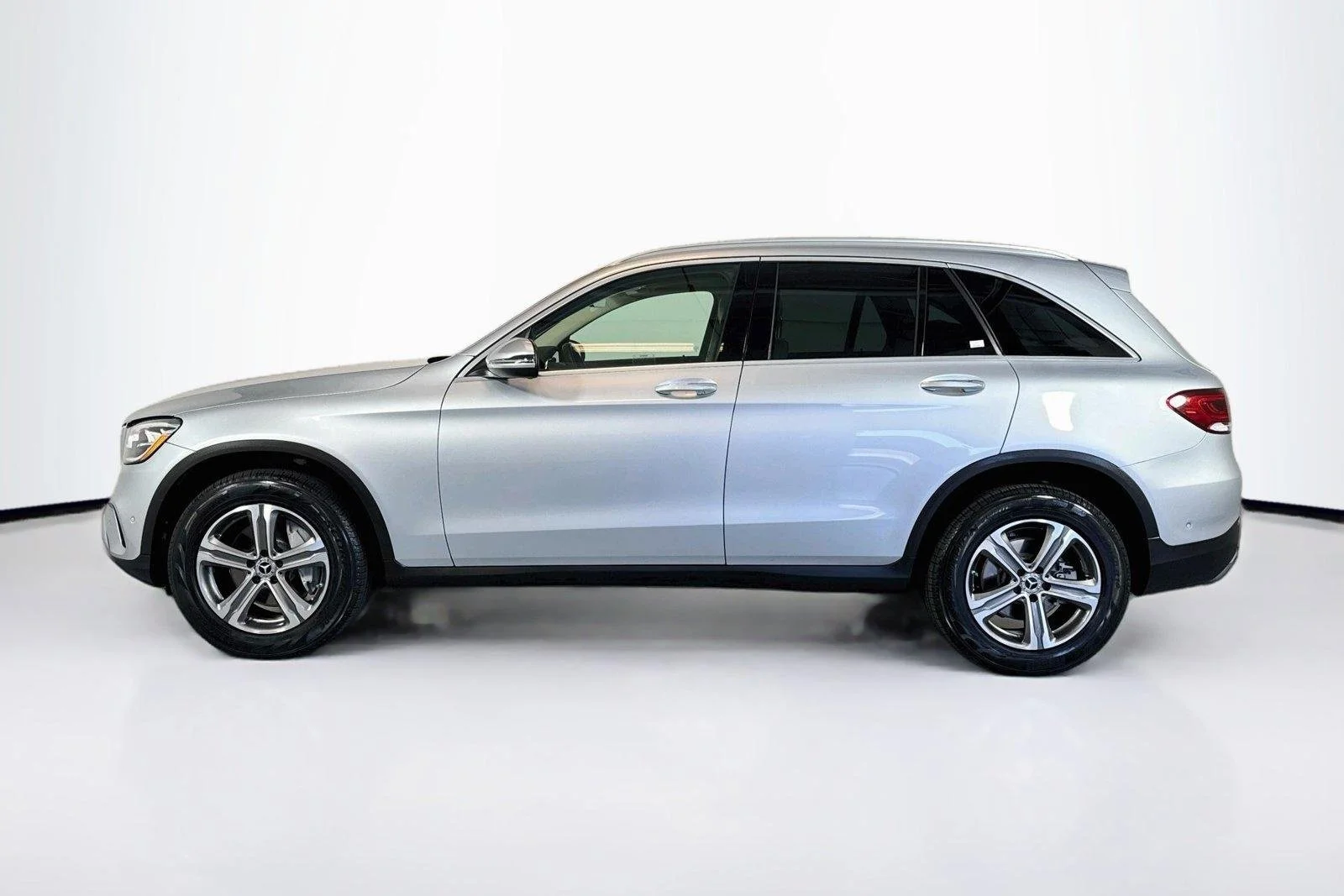 Used 2022 Cirrus Silver Metallic Mercedes-Benz GLC 300 image 8