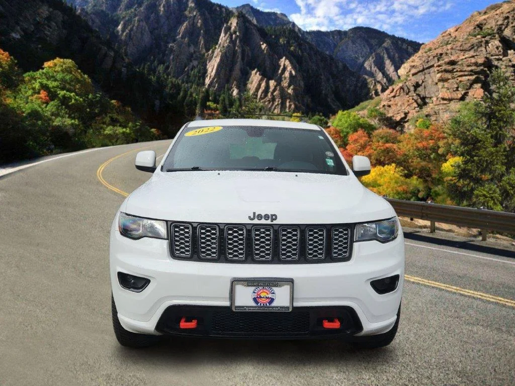 Used 2022 Bright White Clearcoat Jeep Laredo X image 6