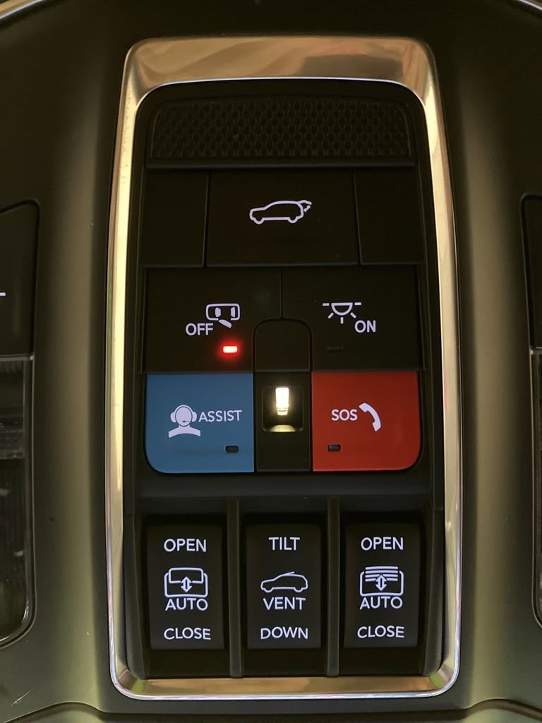 Used 2024 Silver Zynith Clearcoat Jeep Launch Edition image 8
