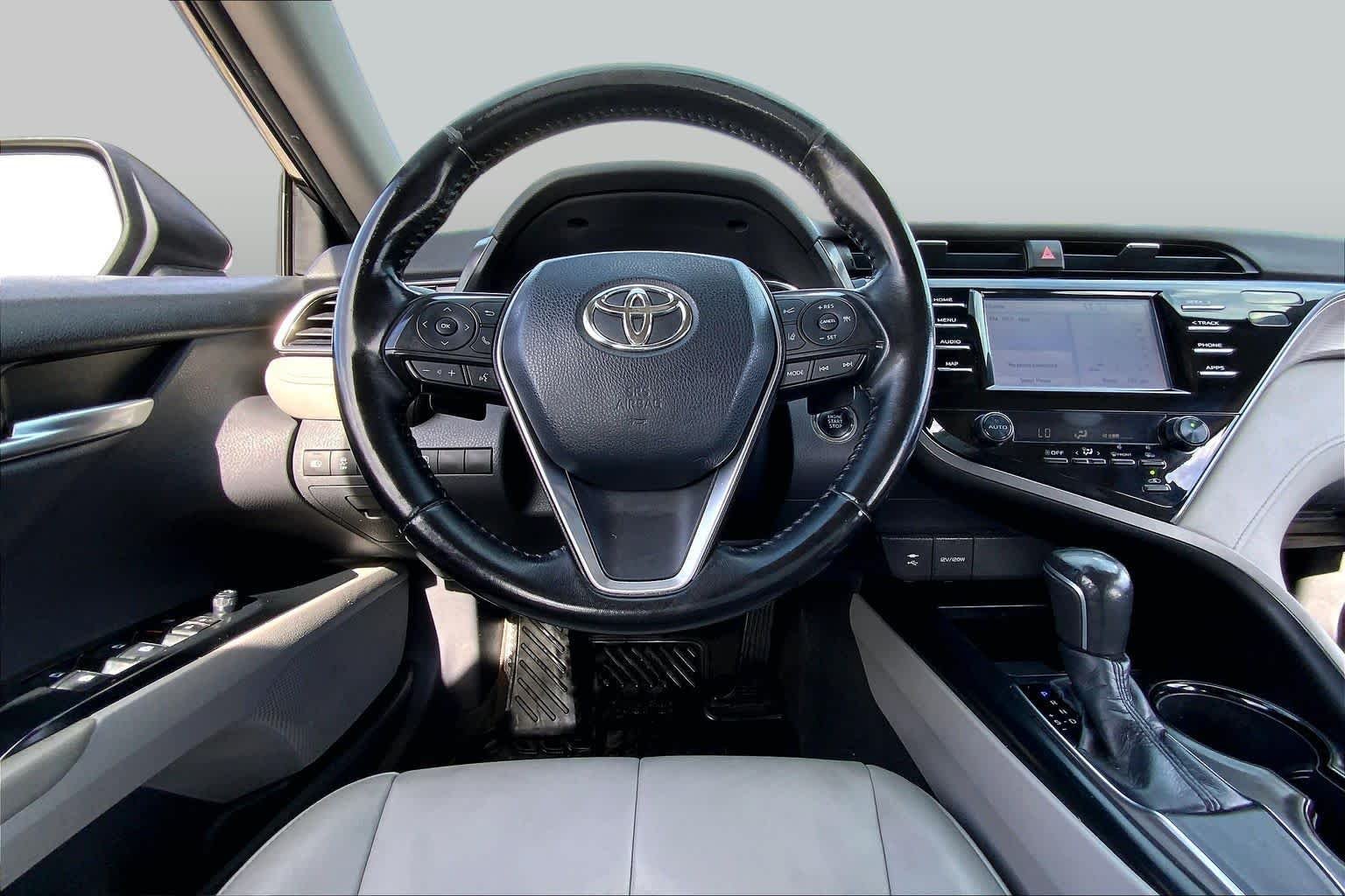 Used 2019 Midnight Black Metallic Toyota SE image 6