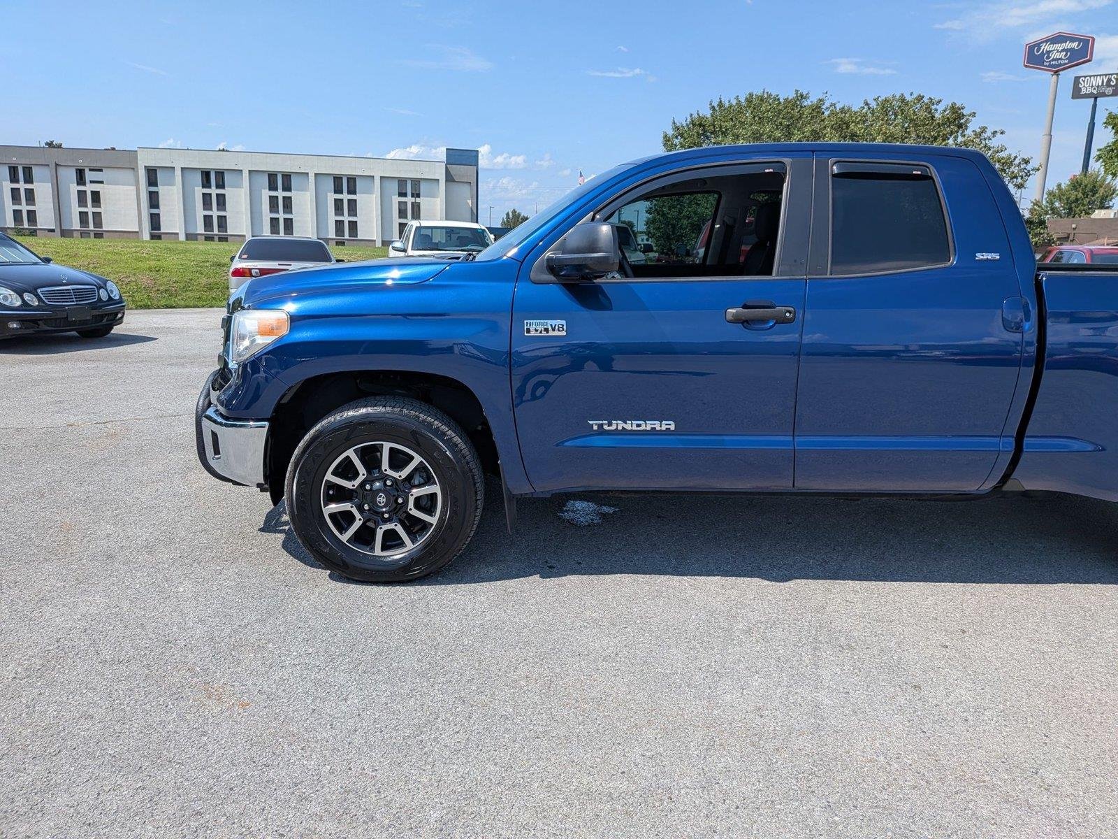 Used 2015 Blue Ribbon Metallic Toyota SR5 image 10