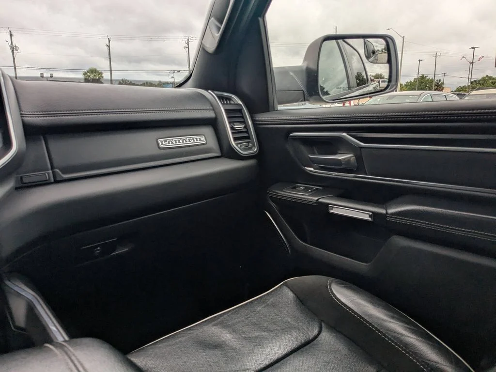 Used 2024 Silver Ram Laramie image 17