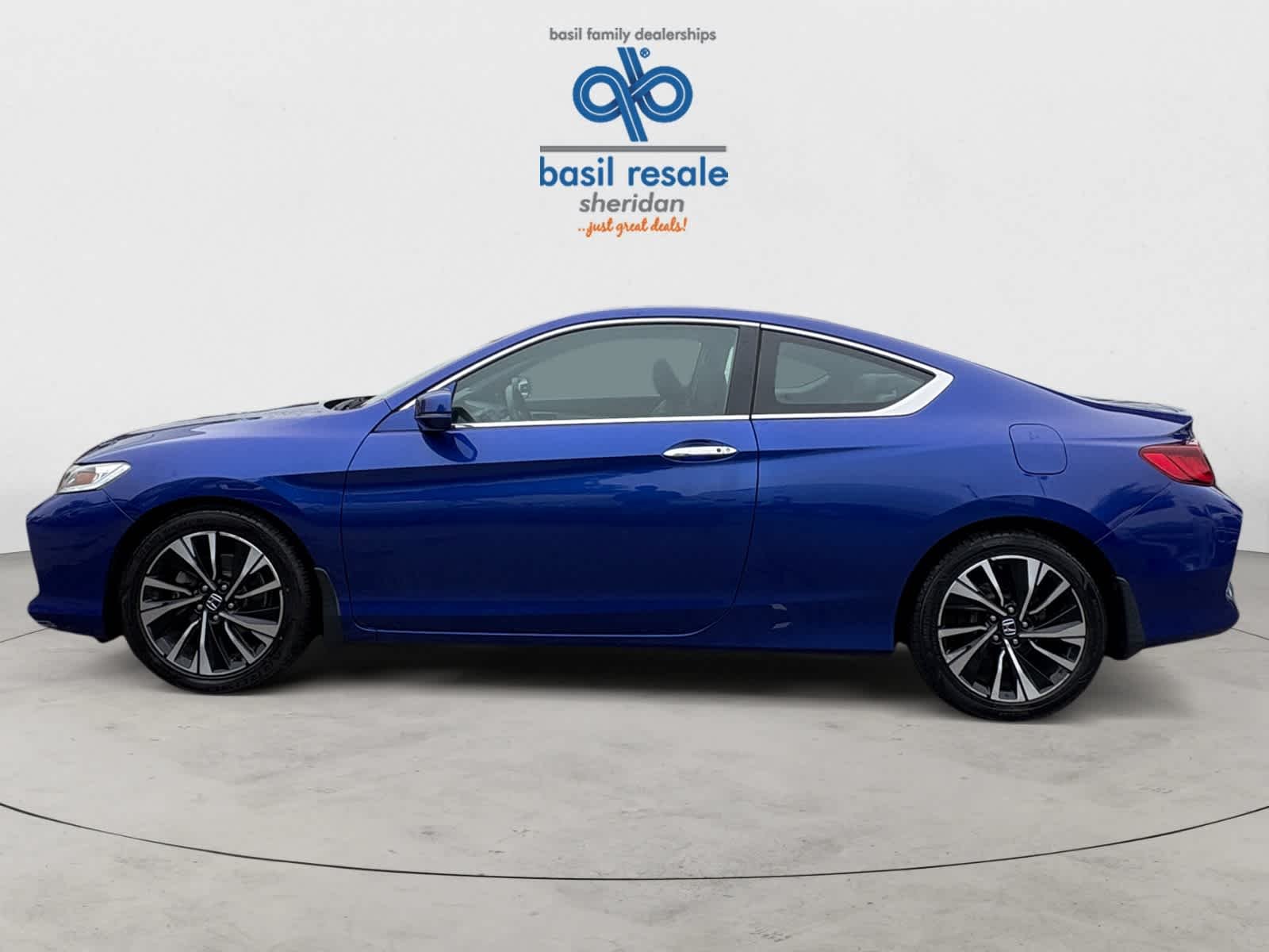 Used 2016 Deep Blue Opal Metallic Honda EX-L image 3