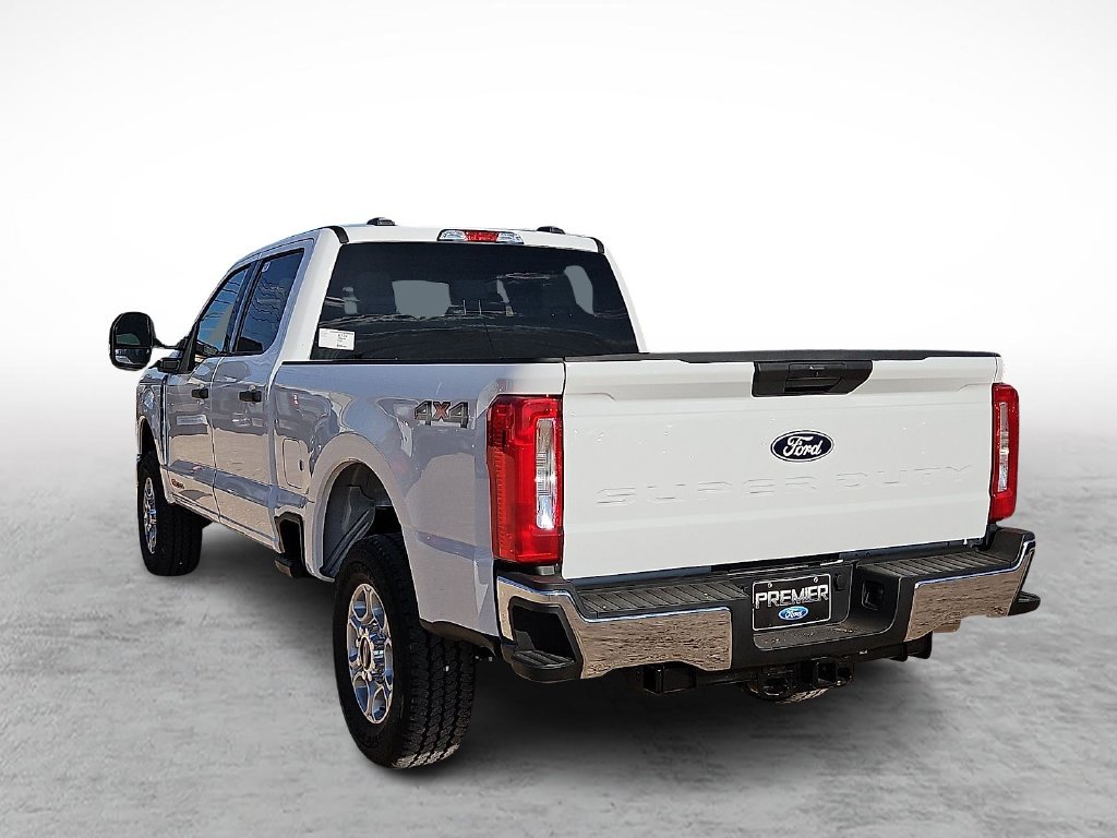 New 2027 Oxford White Ford F-250® XLT image 8