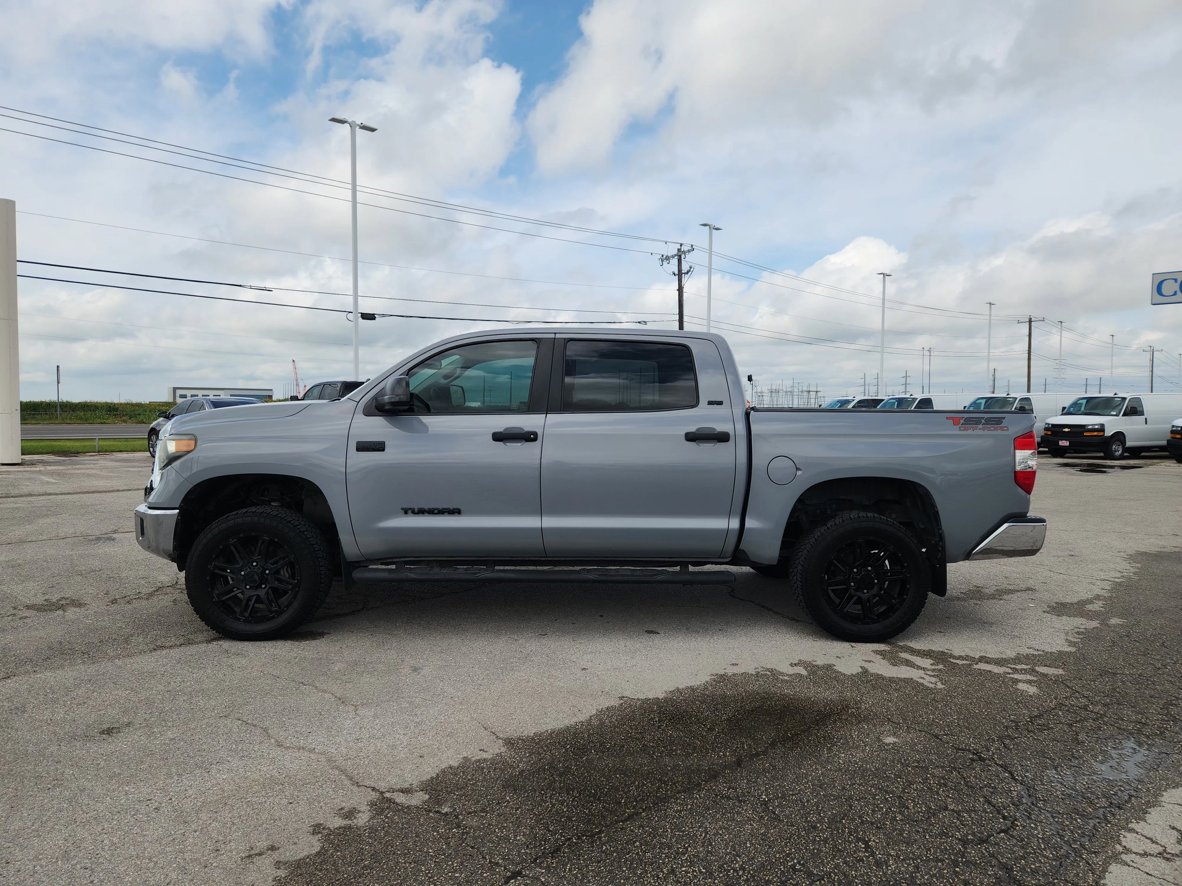 Used 2019  Toyota SR5 image 4