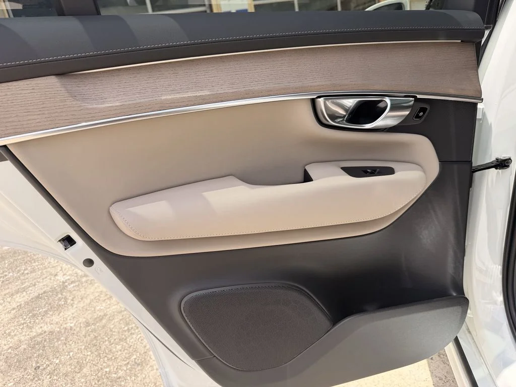 New 2026 Crystal White Volvo Core image 28