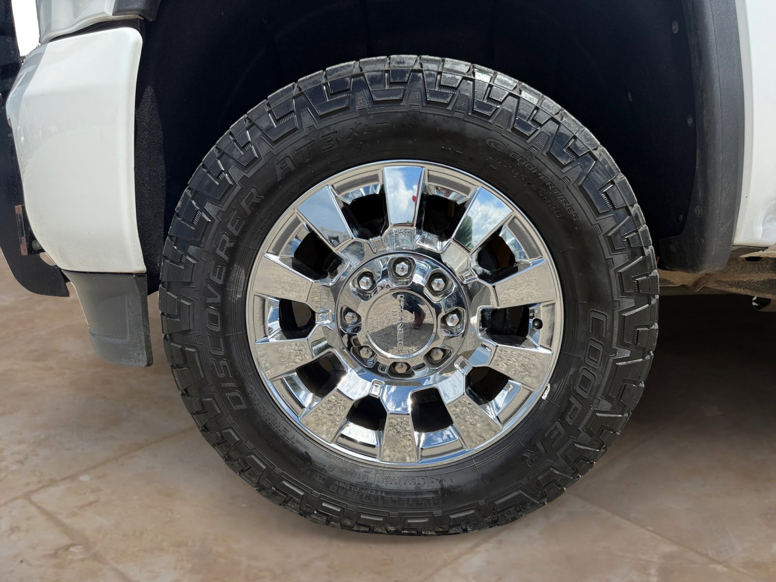 Used 2019 WHITE FROST TRICOAT GMC Denali image 31