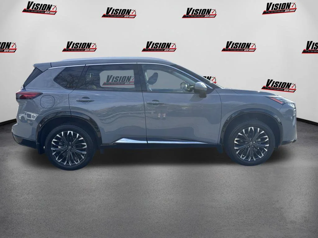 Used 2024 Gray Nissan Platinum image 4
