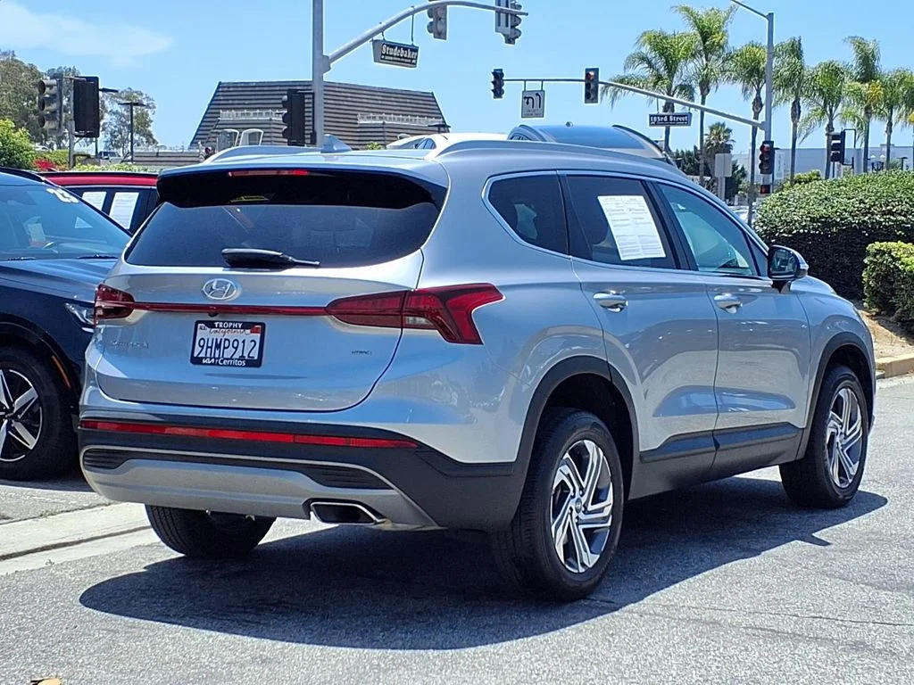 Used 2023 Silver Hyundai SEL image 5