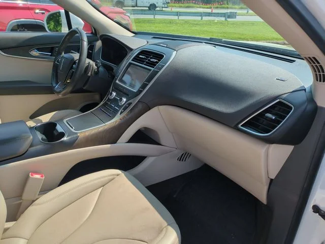 Used 2020 White Lincoln Reserve image 35