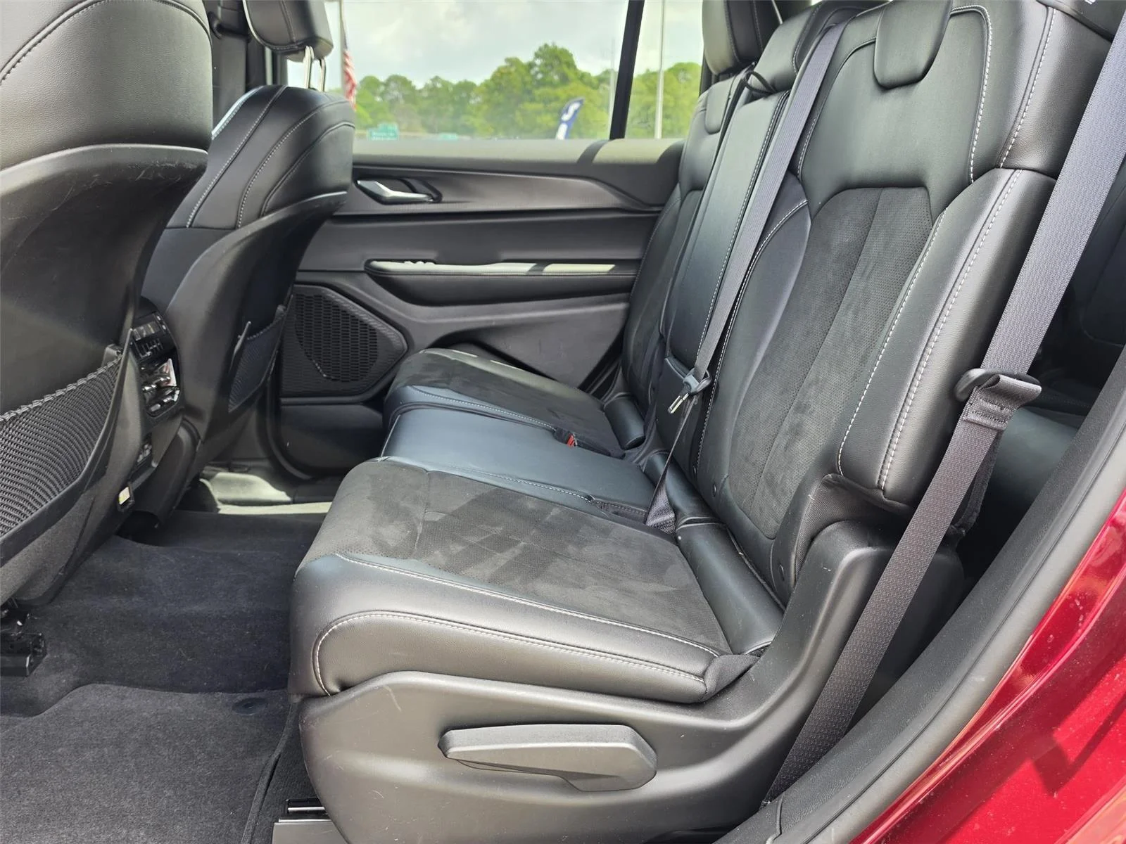 Used 2025 Velvet Red Pearlcoat Jeep Altitude X image 22