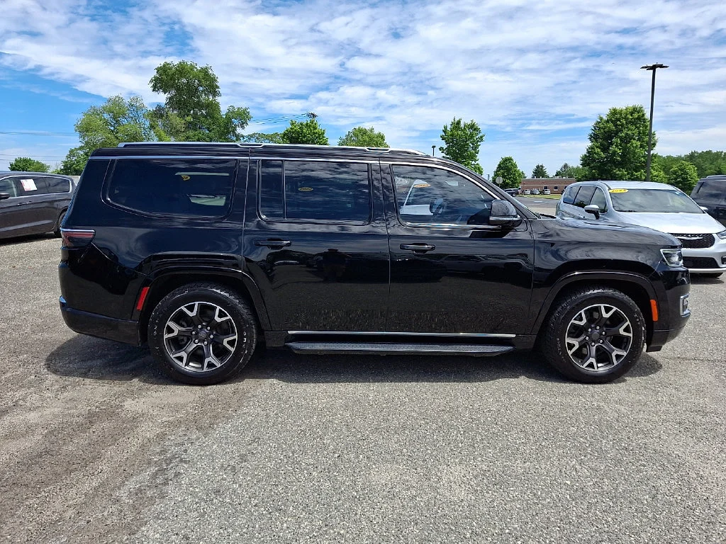 Used 2023 Diamond Black Crystal Pearlcoat Jeep Series III image 13