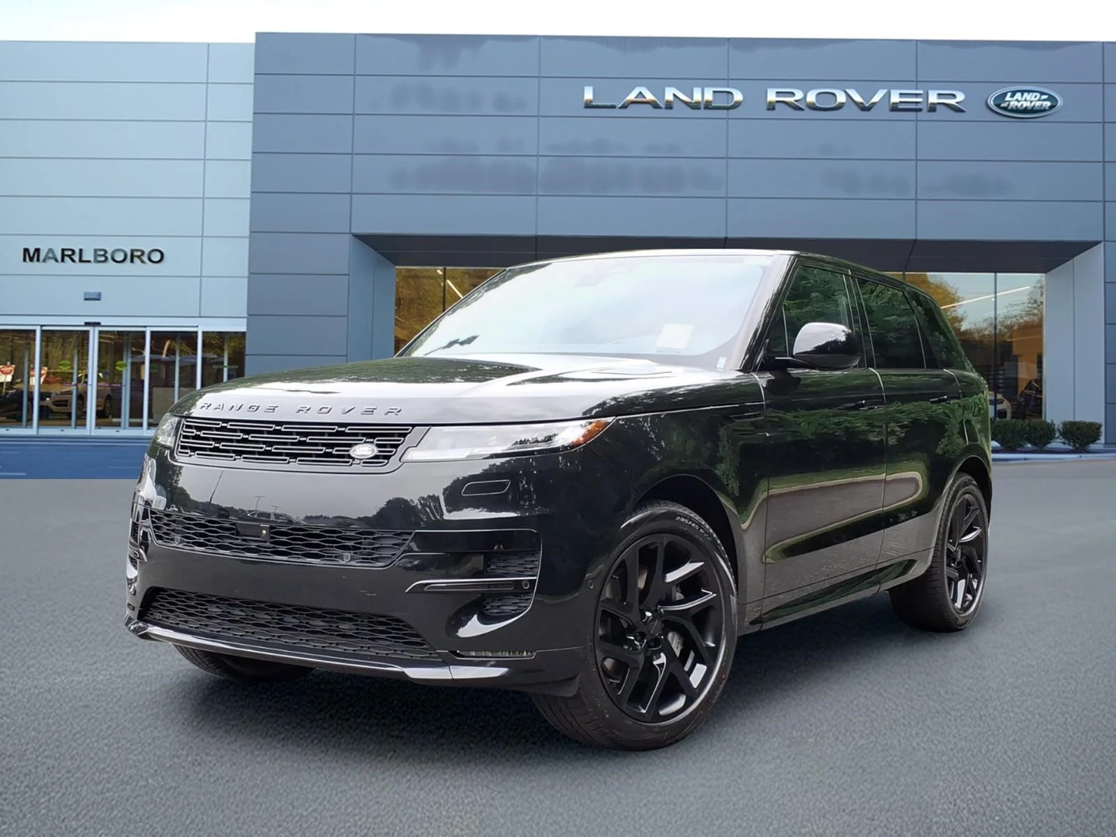 New 2026 Black Land Rover Dynamic SE image 1