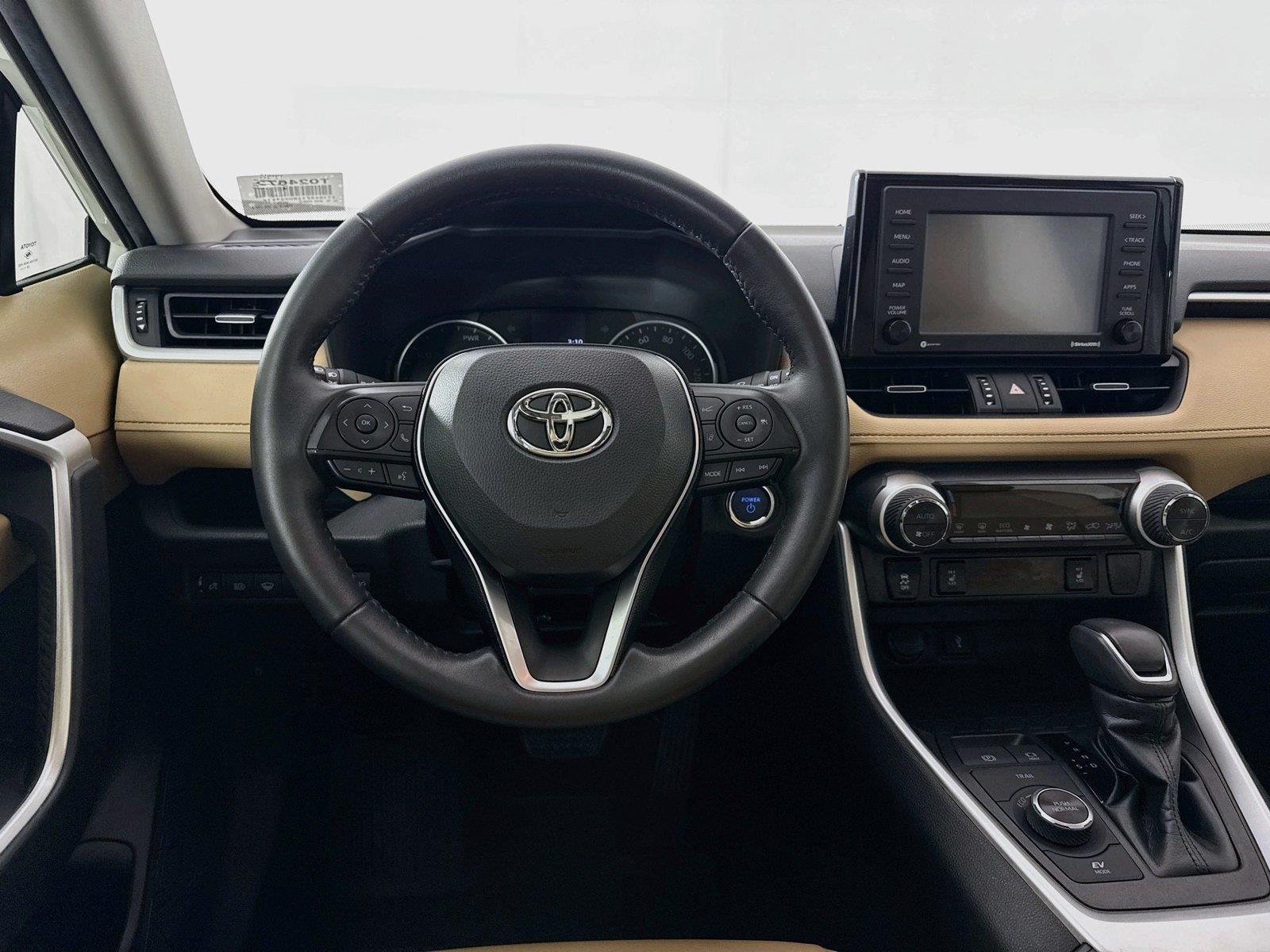 Used 2021 Blizzard Pearl Toyota XLE Premium image 30
