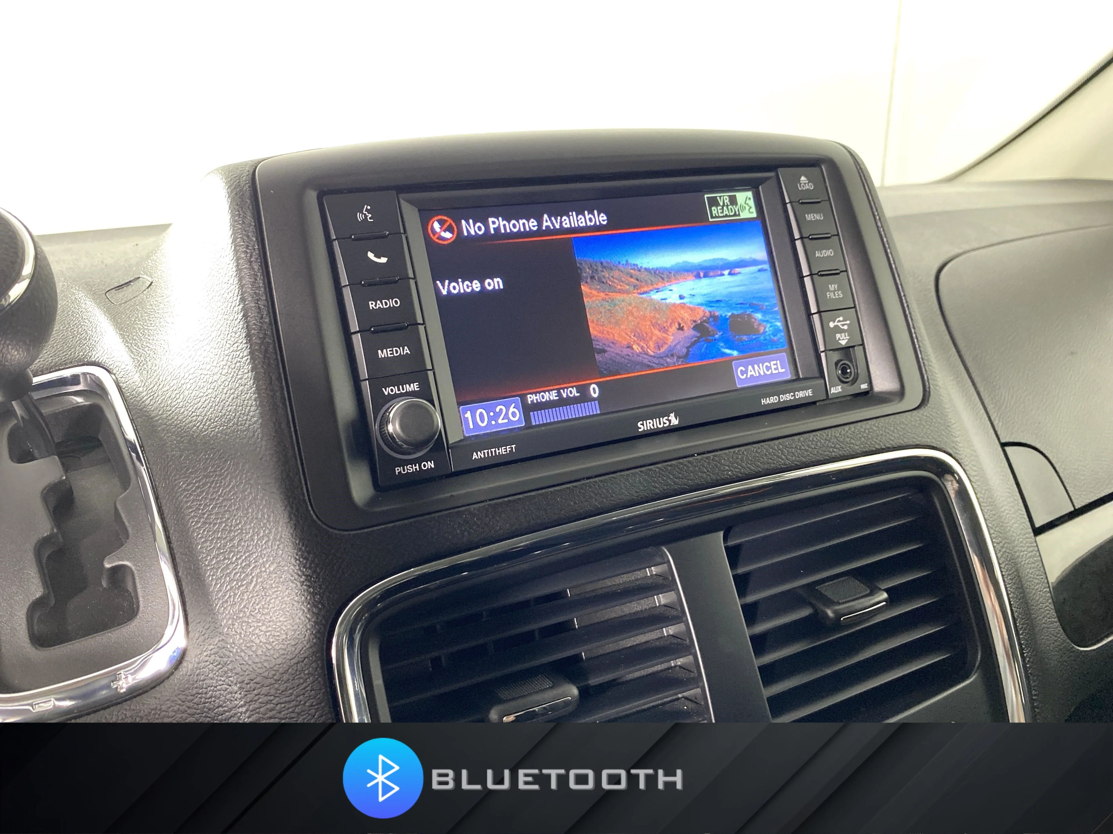 Used 2019 Black Onyx Crystal Pearlcoat Dodge SE image 4