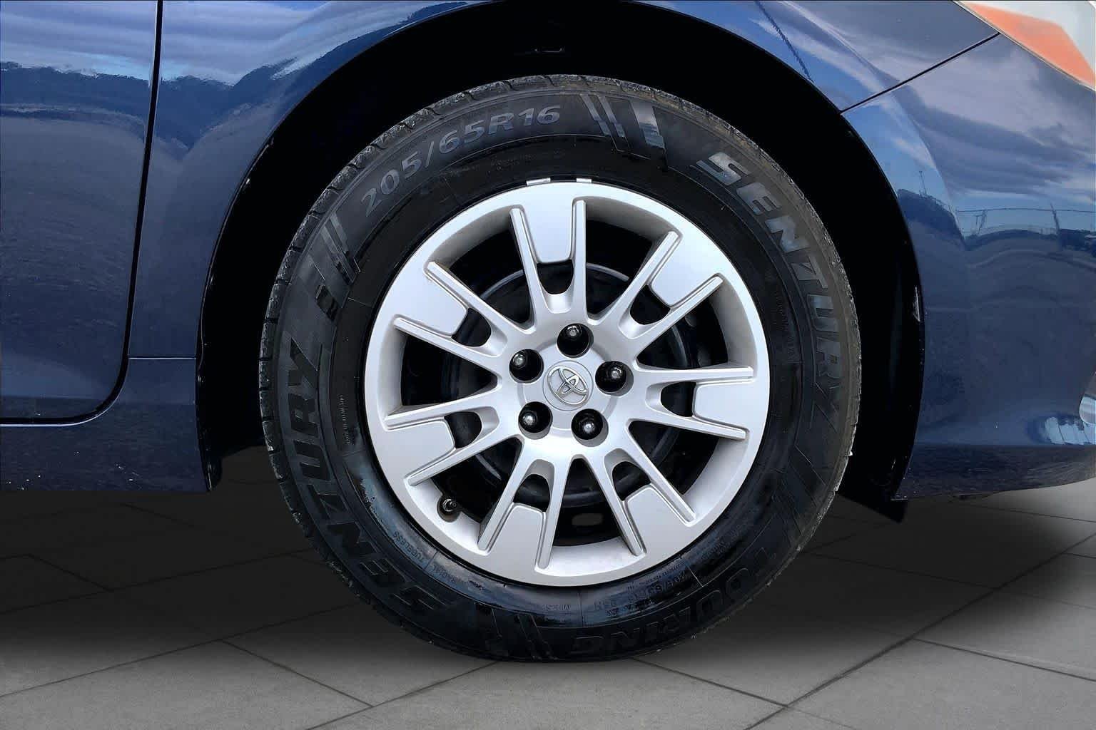 Used 2015 Parisian Night Pearl Toyota LE image 11