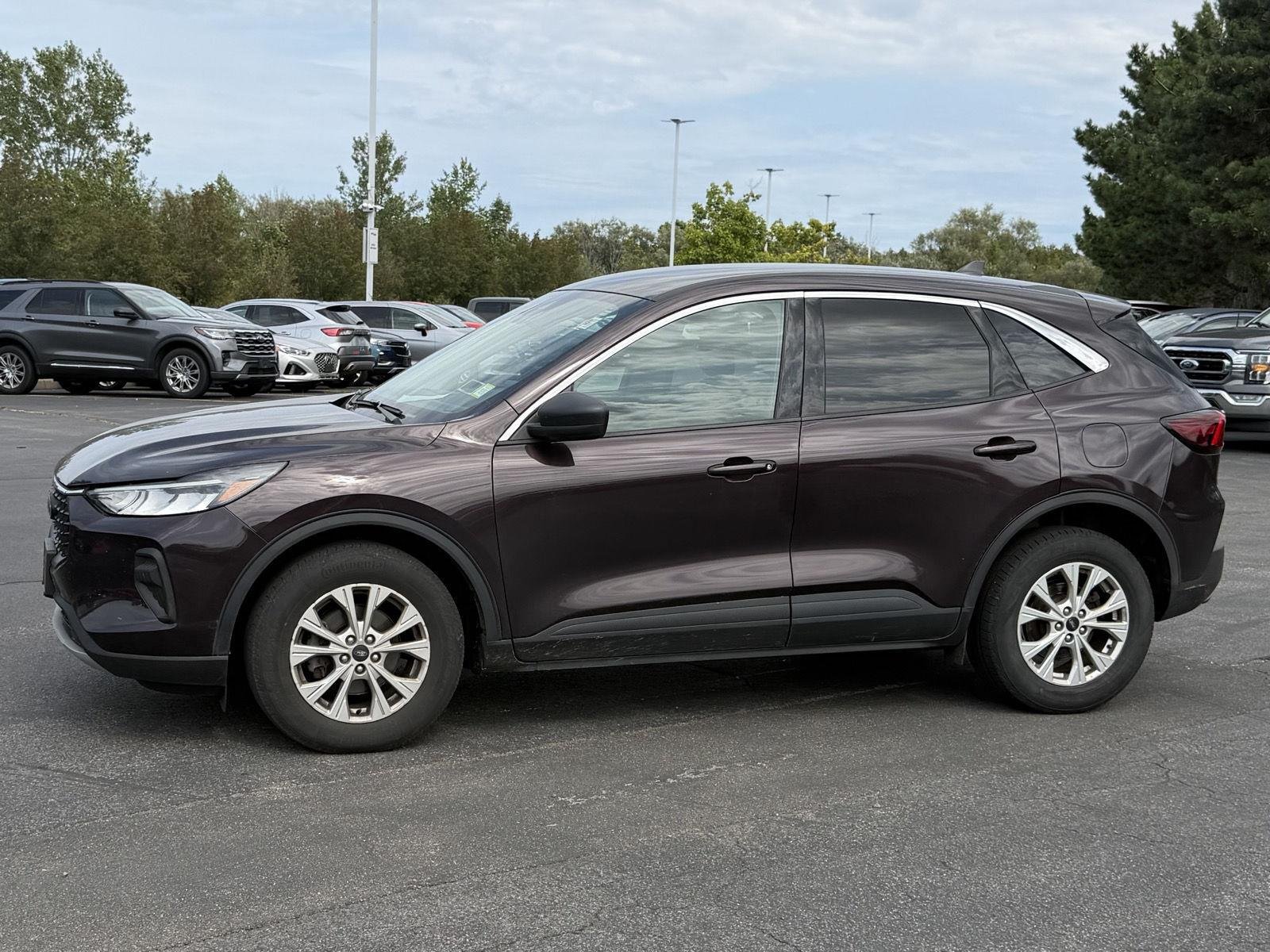 Used 2023 Cinnabar Red Ford Active image 6