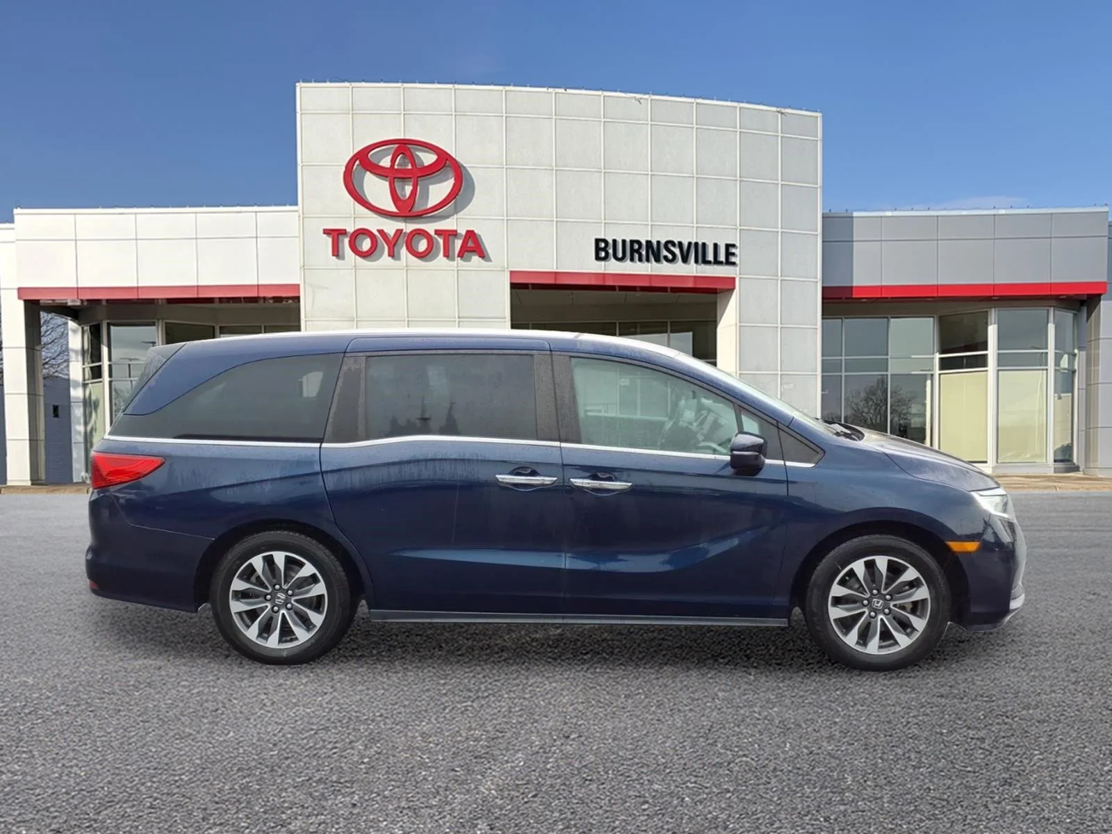 Used 2021 Honda Odyssey EX-L with VIN 5FNRL6H70MB011381 for sale in Burnsville, Minnesota