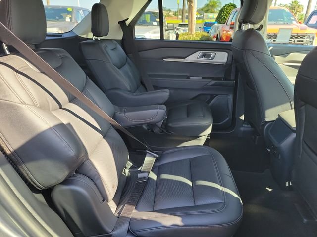Used 2025 Carbonized Gray Metallic Ford Active image 20
