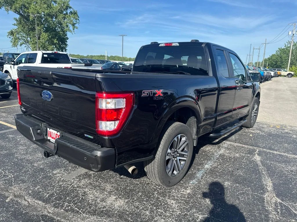 Used 2021 Black Ford XL image 3