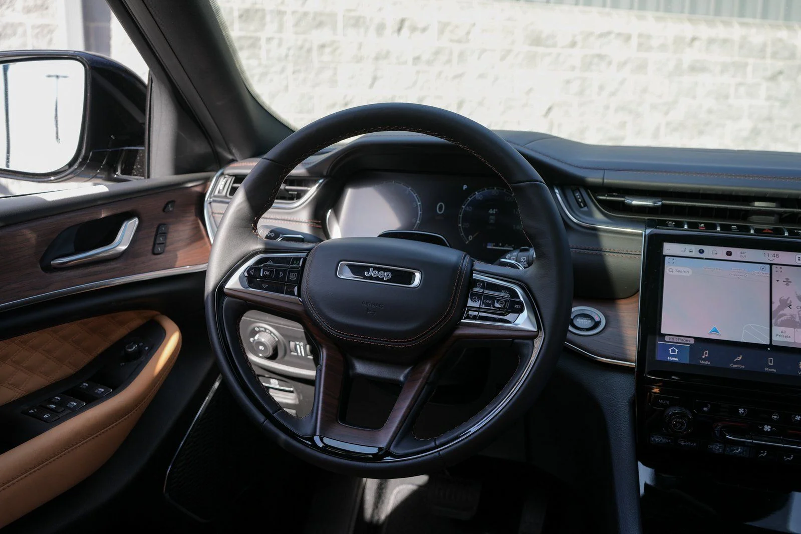 Used 2025 Gray Jeep Summit image 36