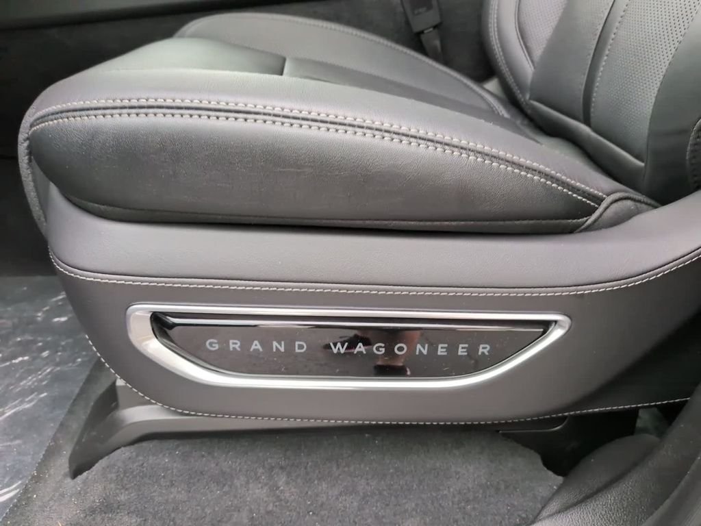 New 2026 Velvet Red Pearlcoat (DISC) Jeep Grand Wagoneer image 15