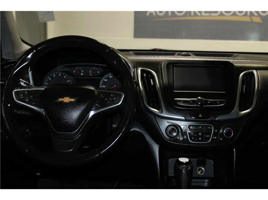 Used 2018 Silver Ice Metallic Chevrolet LT image 13