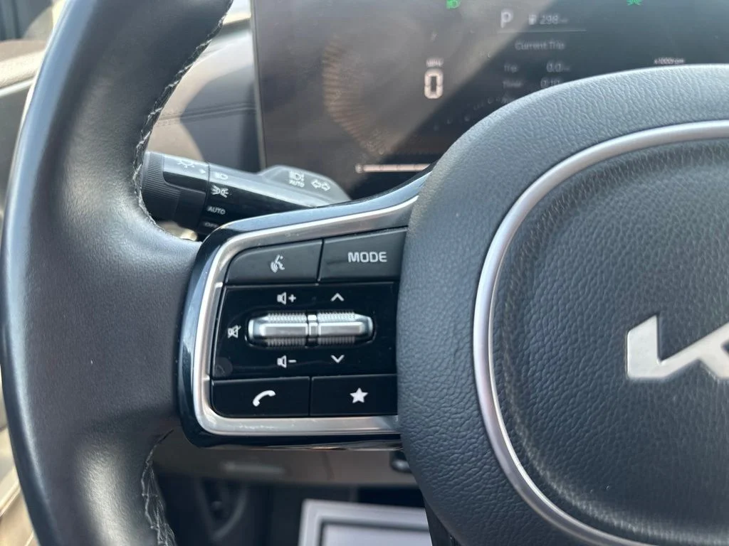 Used 2025 Gray Kia LXS image 11