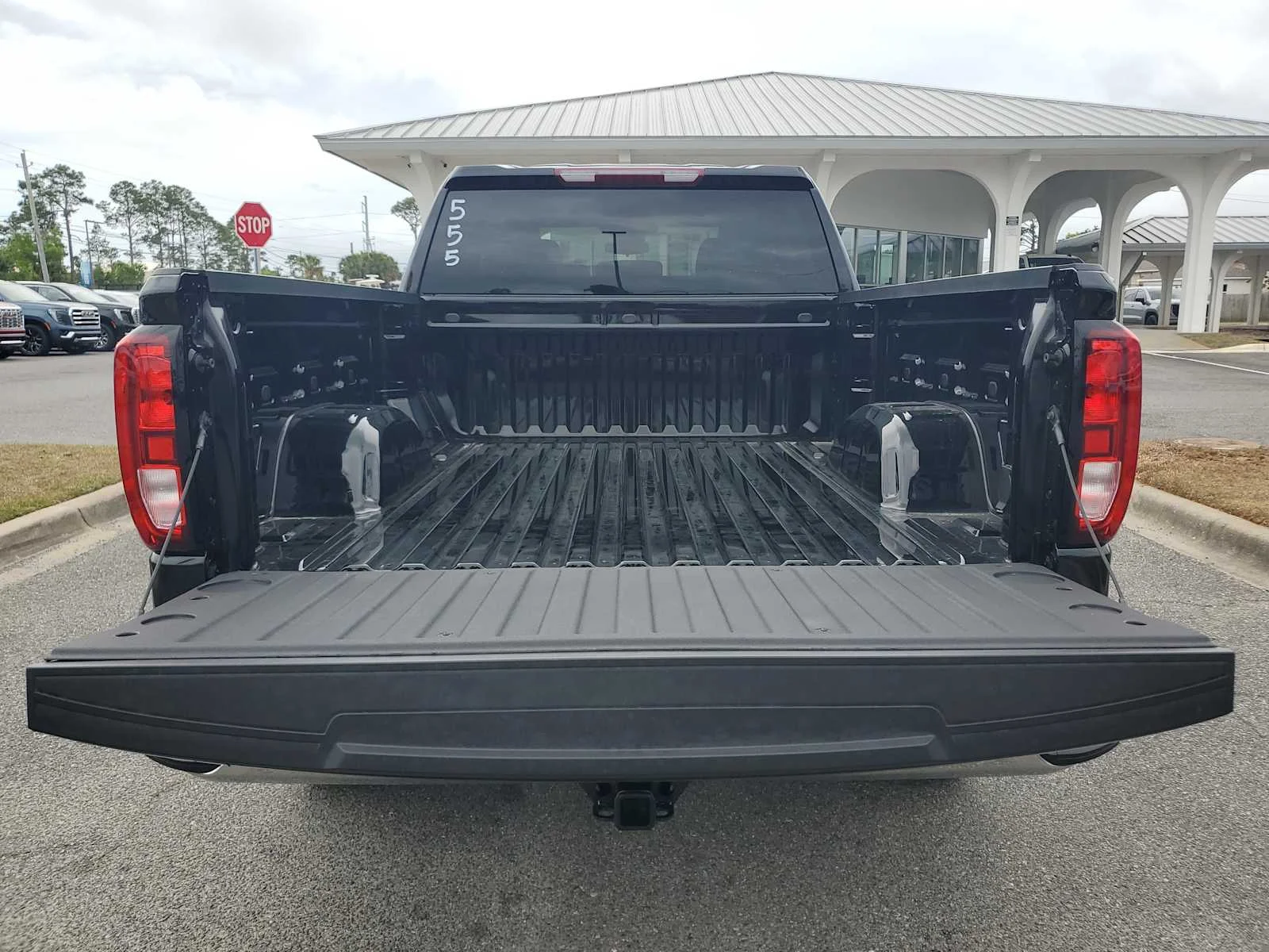 New 2026 Onyx Black GMC SLE image 21