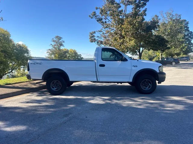 Used 2001 White Ford XL image 8