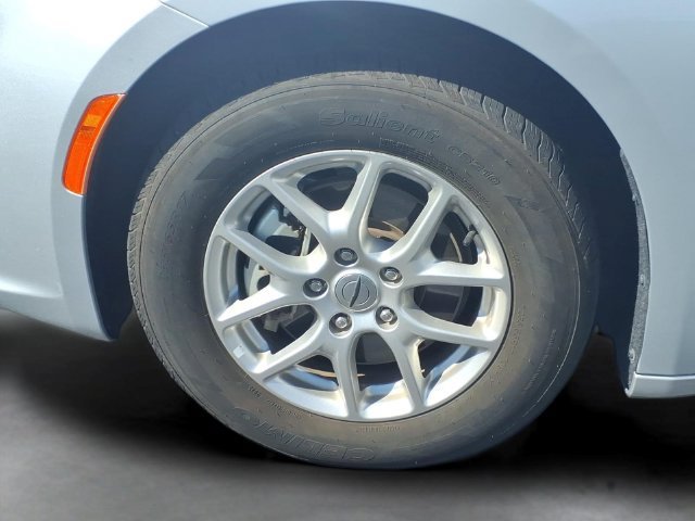 Used 2024  Chrysler Touring L image 14