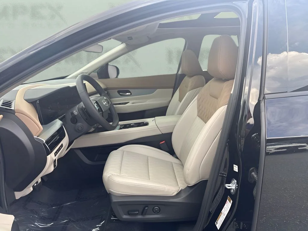 Used 2026 Black Nissan Platinum image 9