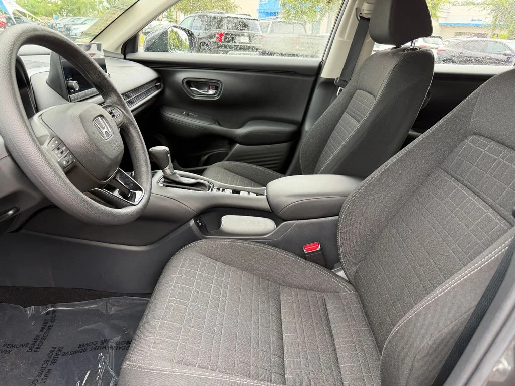 2025 Honda HR-V LX - Photo 17