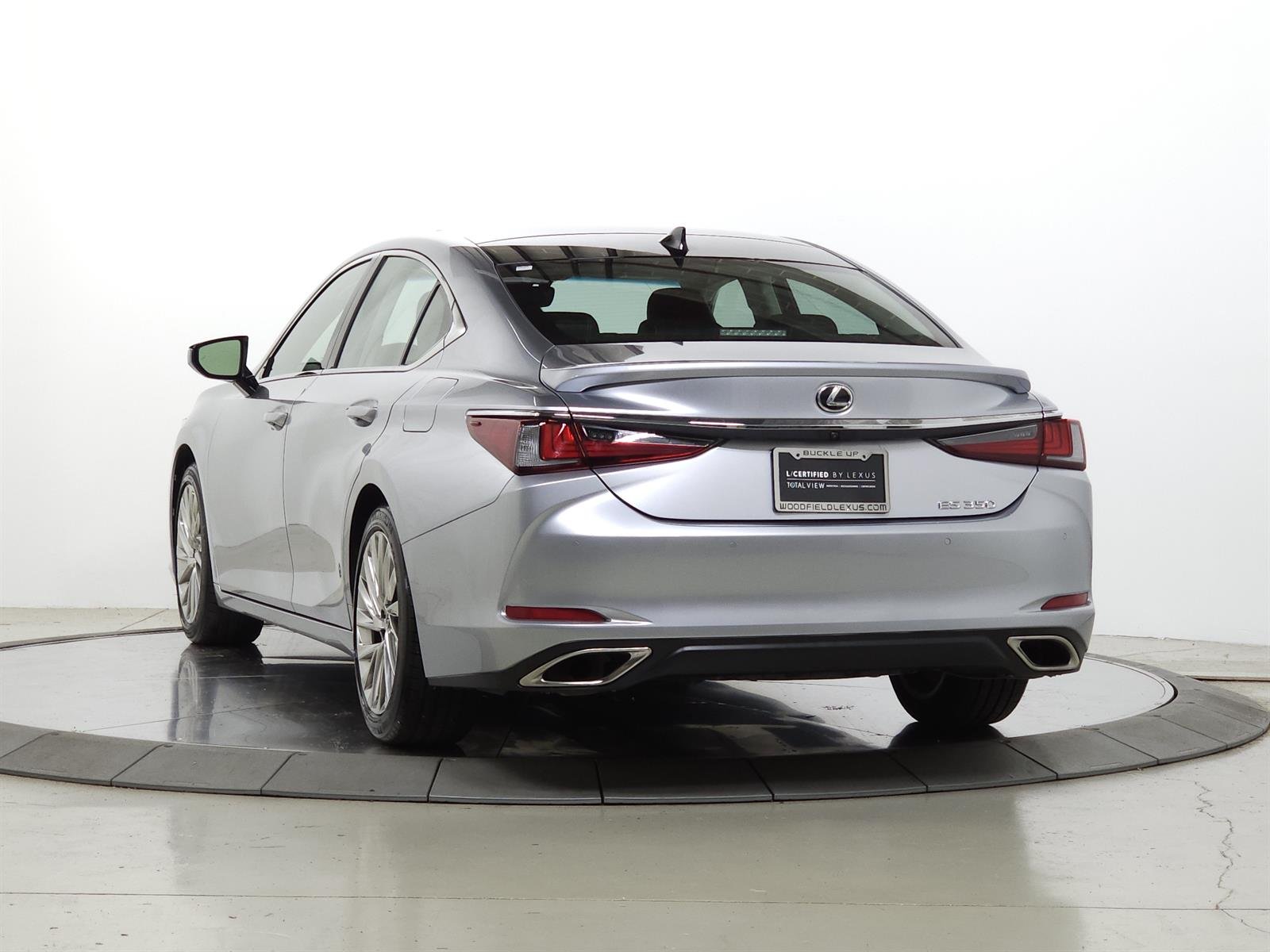 Certified Used 2023 Iridium 1l2 Lexus Luxury image 5