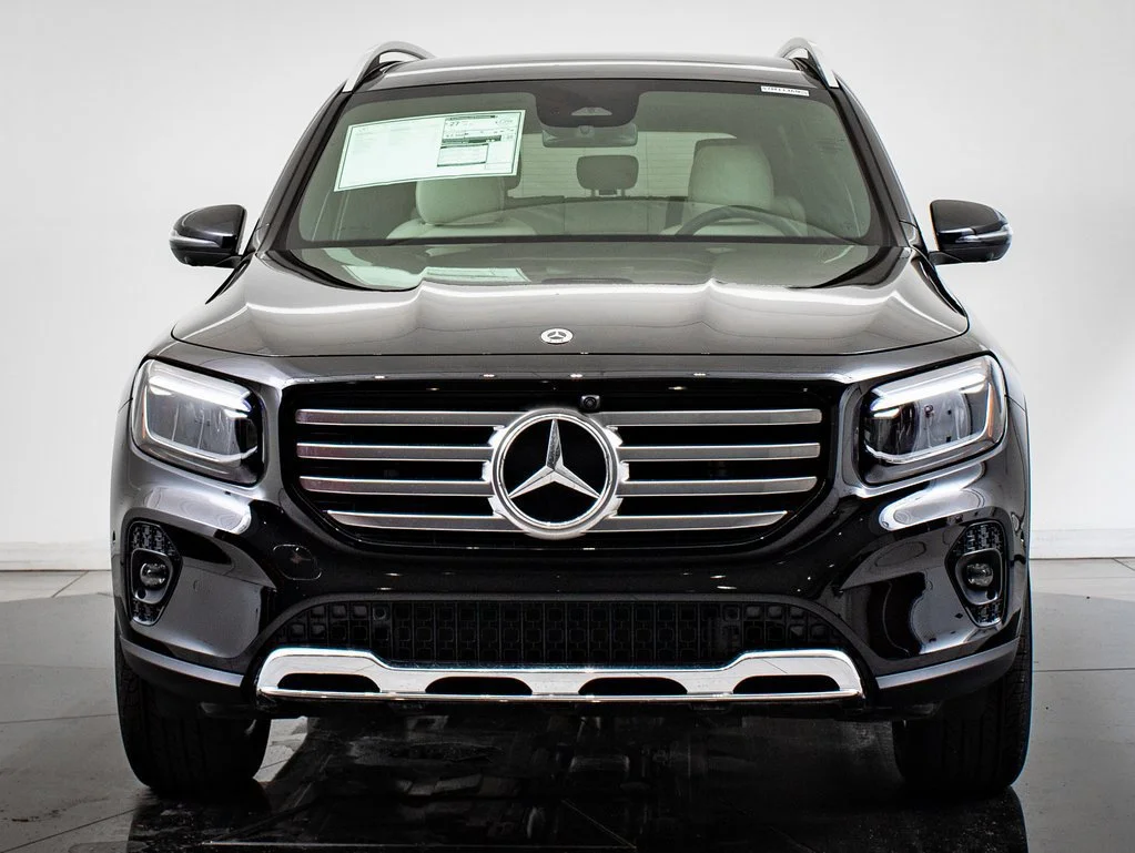 Used 2025 Night Black Mercedes-Benz GLB 250 image 2