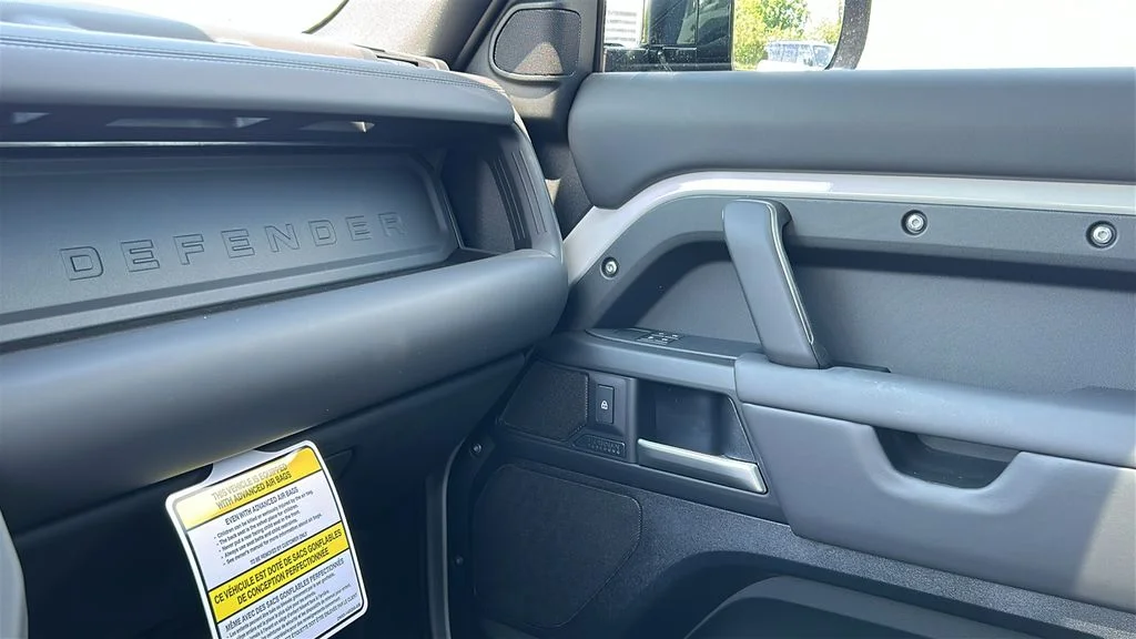 New 2026 Borasco Grey LAND ROVER X-Dynamic SE image 18