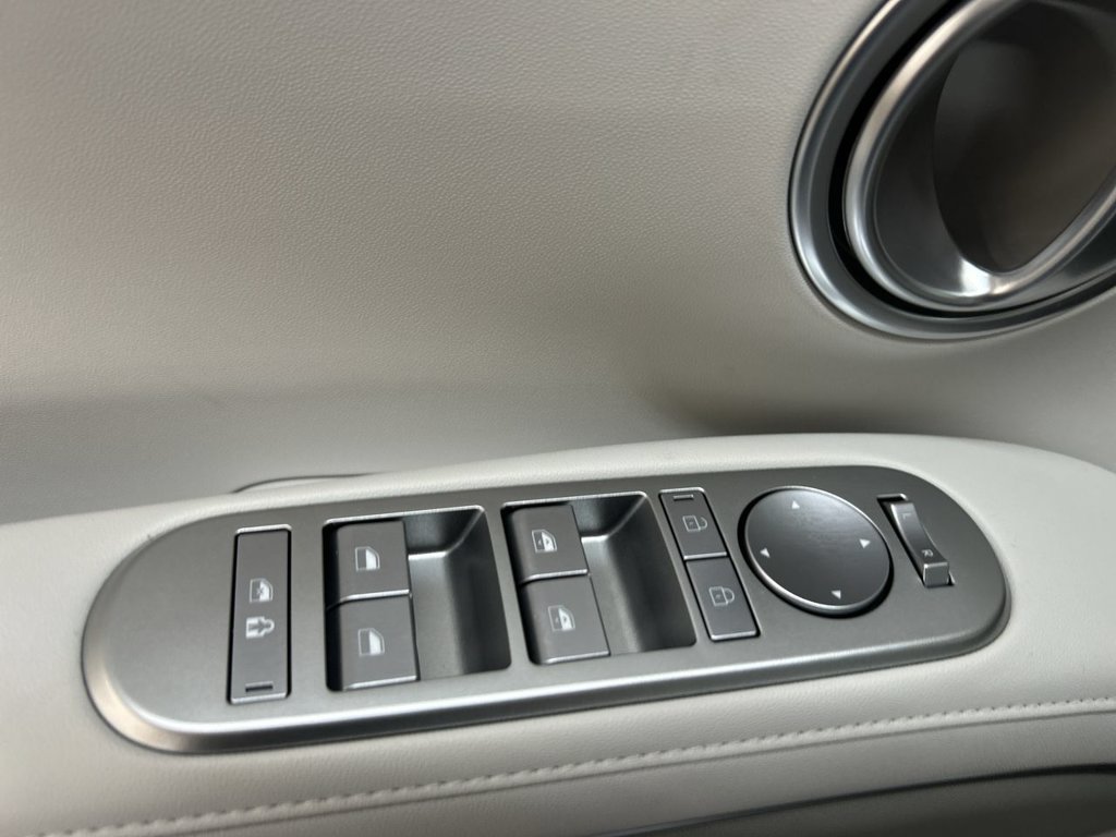 New 2026 White Pearl Hyundai SEL 8P image 15